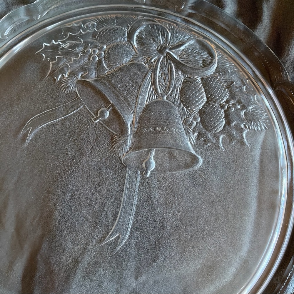Mikasa Crystal Holiday Holiday Bells Cake Plate